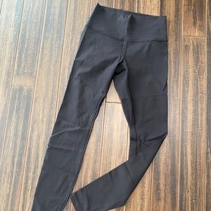 Wunder under lululemon 7/8 length legging